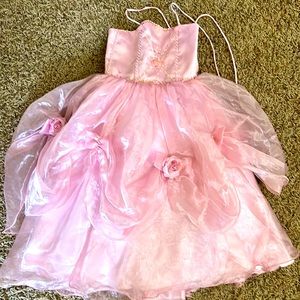 Formal dress from Indonesia. Tie string at the back.